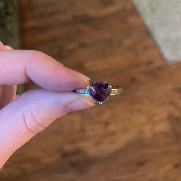 Sterling Silver Heart Shaped Purple Ring - Picture 2 of 4